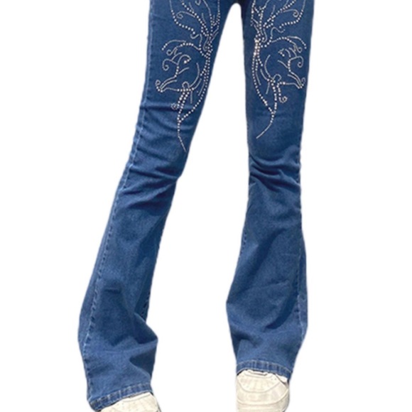 Xs Long Skinny Jeans (over shoes) cute and stylish, nice booty definition😍 - Picture 2 of 6